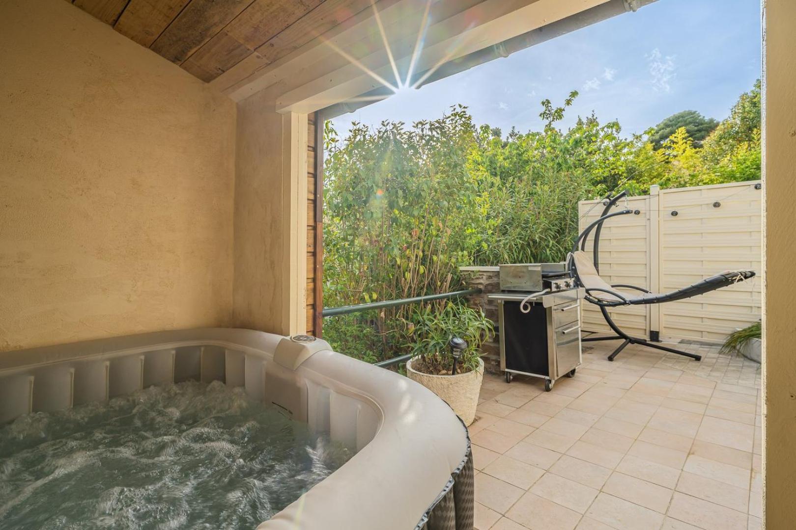 La Citadelle ~ Jacuzzi ~ Terrasse Apartment การ์กาซอน ภายนอก รูปภาพ